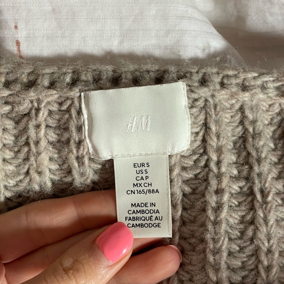 H&M knit - Picture 2 of 3